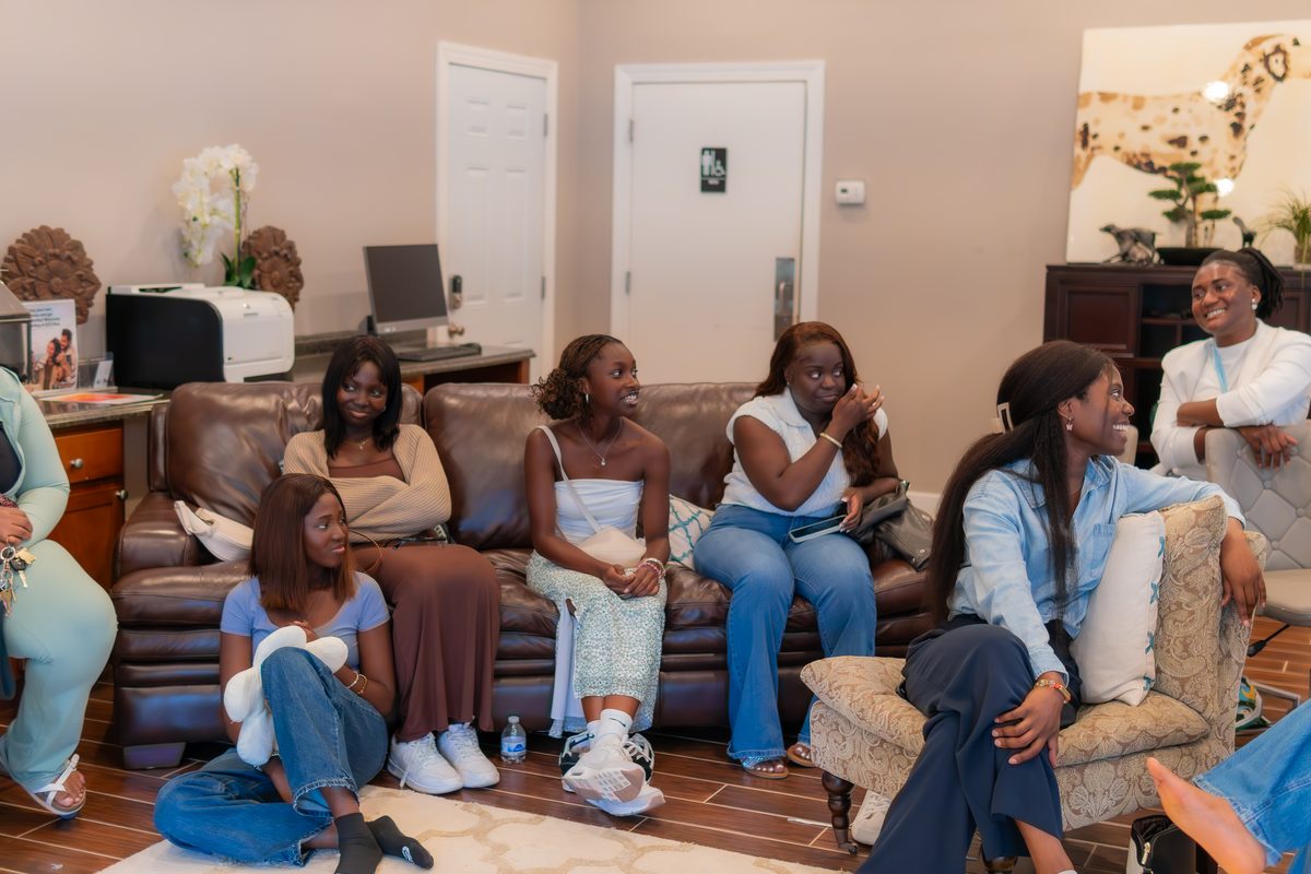 Group of women gathered together at the first ARETE hangout